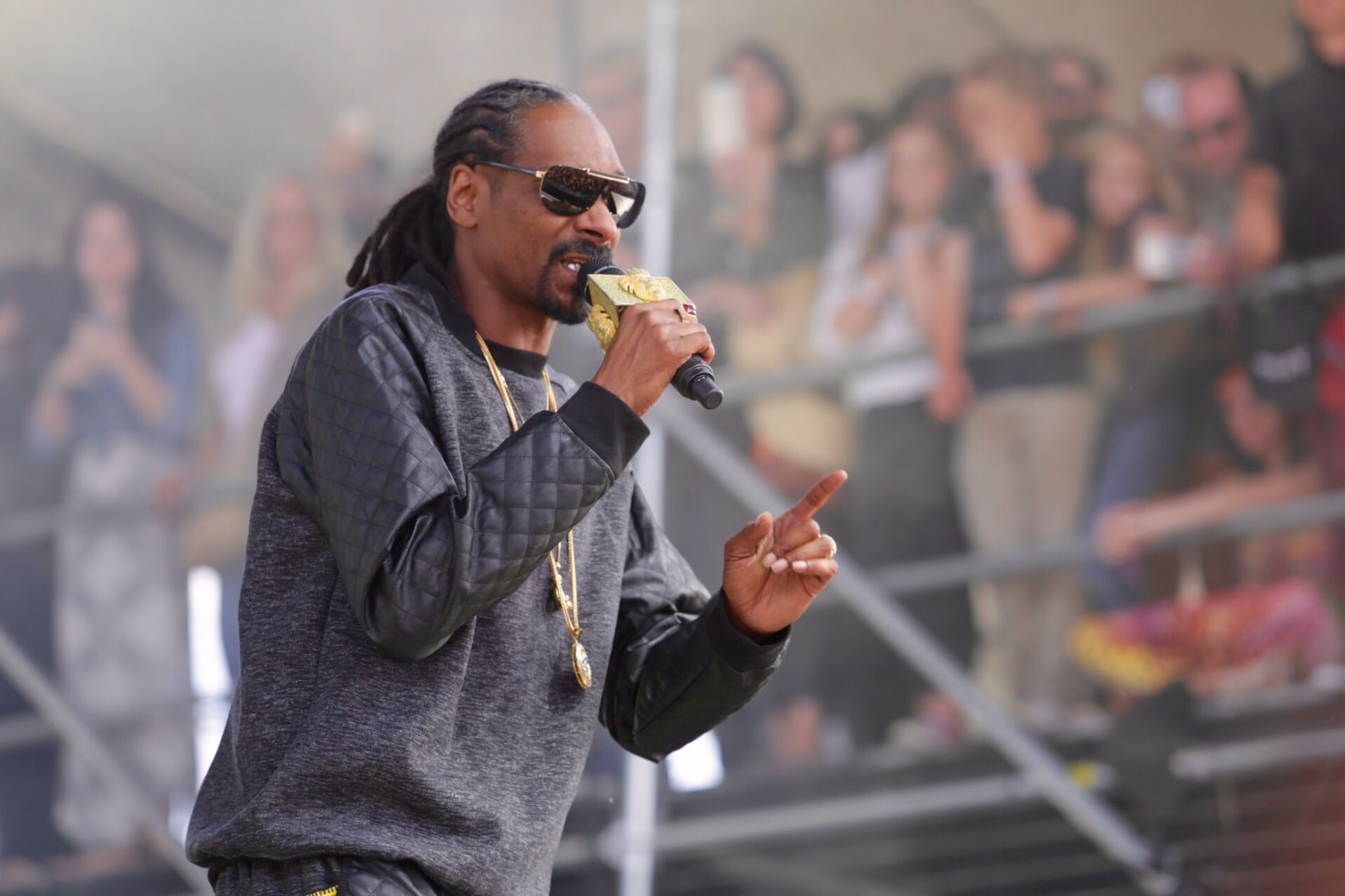 Snoop Dogg performs
